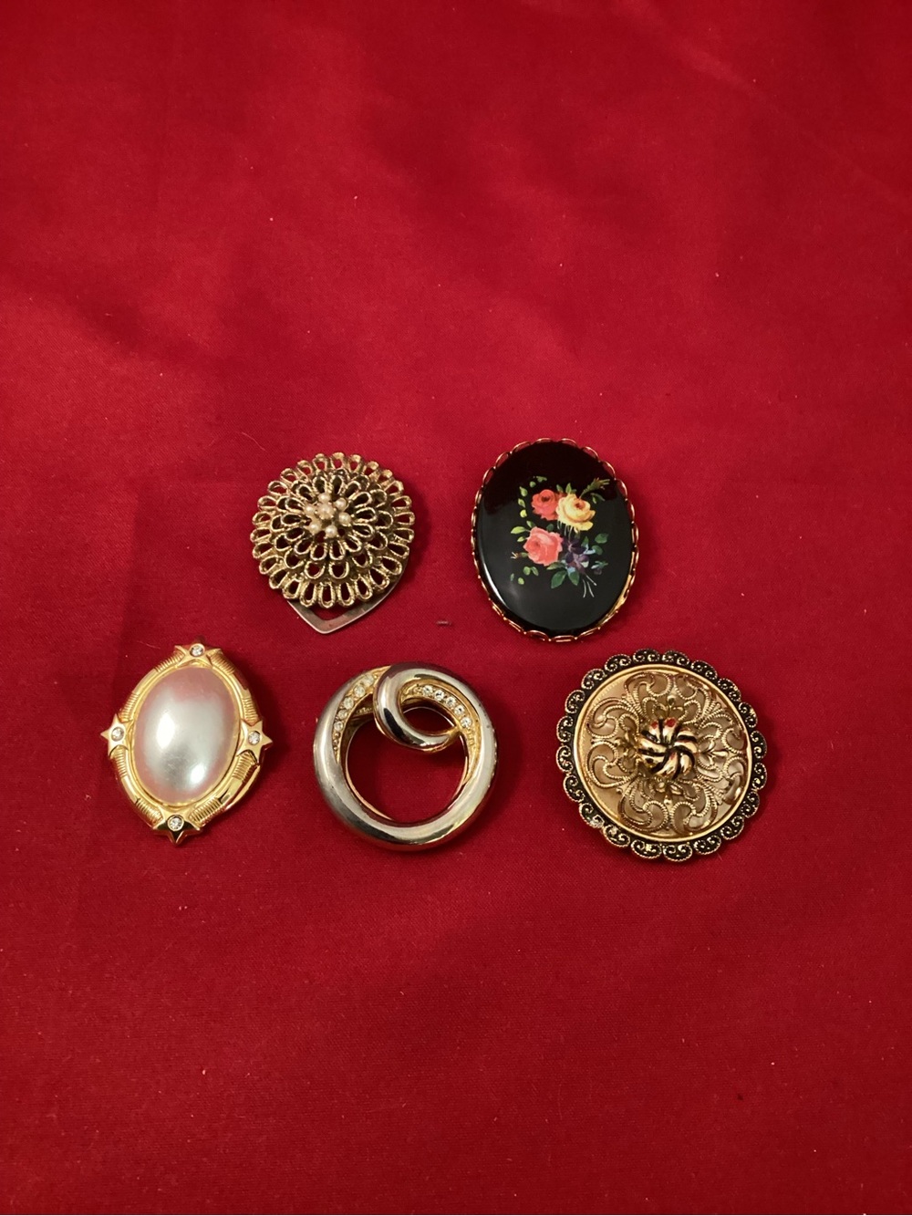 5 Vintage-Inspired Gold Tone Floral and Pearl scarf pin